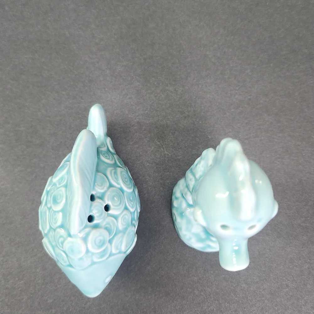 Ceramic Salt and Pepper Shakers Fish and Seahorse Figurines.